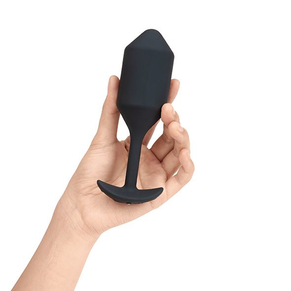 B-Vibe - Vibrating Snug Plug 4 (XL) Black Analinis kai&scaron;tis &ndash; nuotrauka 5