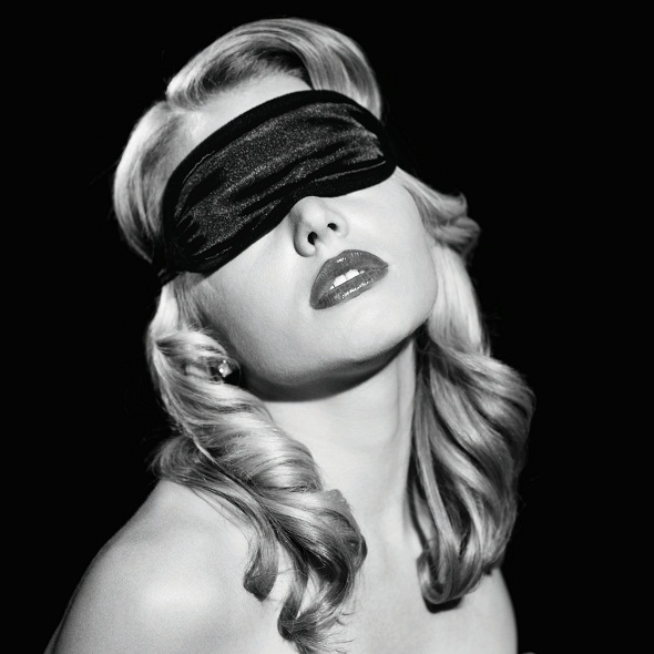 Sex & Mischief S&M - Satin Blindfold Black akių rai&scaron;tis &ndash; nuotrauka 3