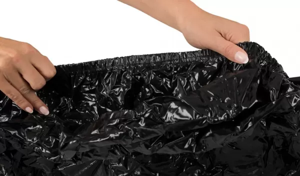 Fetish Collection Vinyl Fitted Sheet black paklodė masažui &ndash; nuotrauka 4
